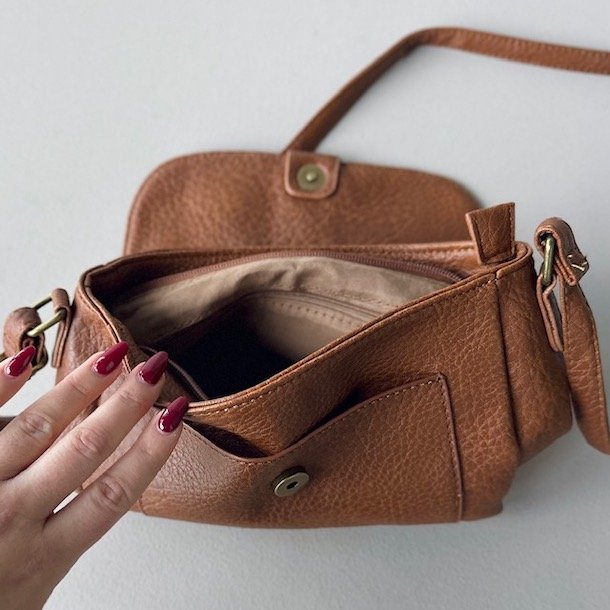 Crossbody cognac