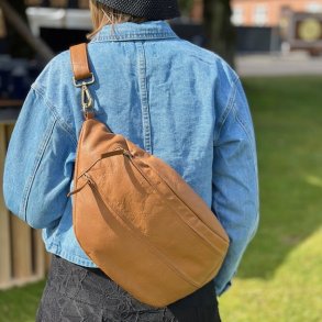 Mega bltetaske COW - skind classic cognac