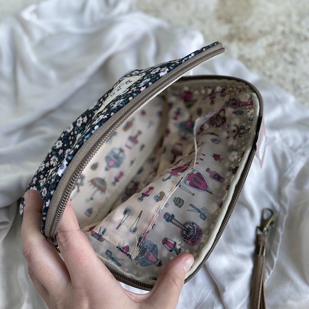 Kosmetikpung mellem flora