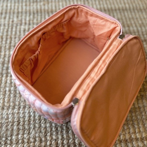 Magnolia toilet box Mrk Rose