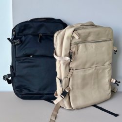 Rejse rygsk med computer rum