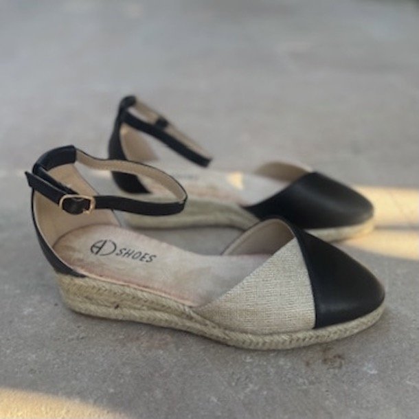 Sandal med kilehl str. 36-41