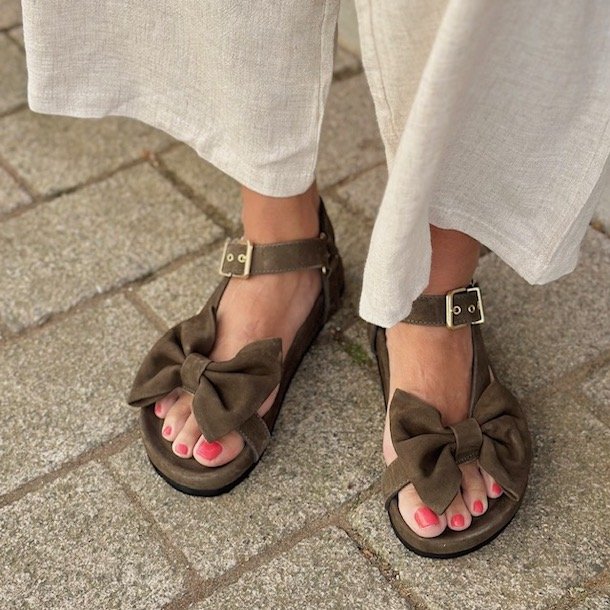 THE SUMMER BREEZE - SUEDE Sandal Army