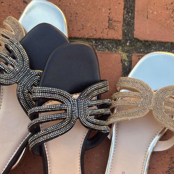 Slip on Karen sandal shine sort og guld - str. 36-41