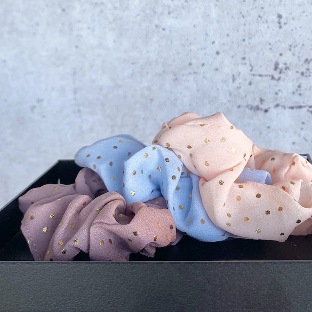 Scrunchie gold dots