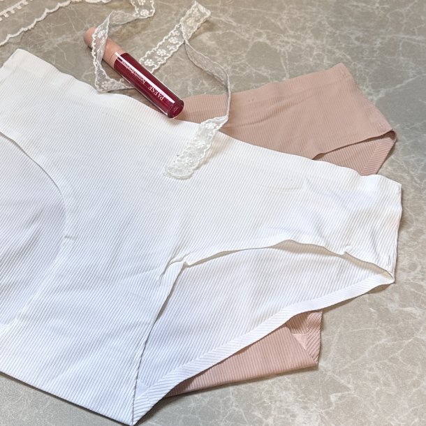 Trusse Seamless Moderne cut