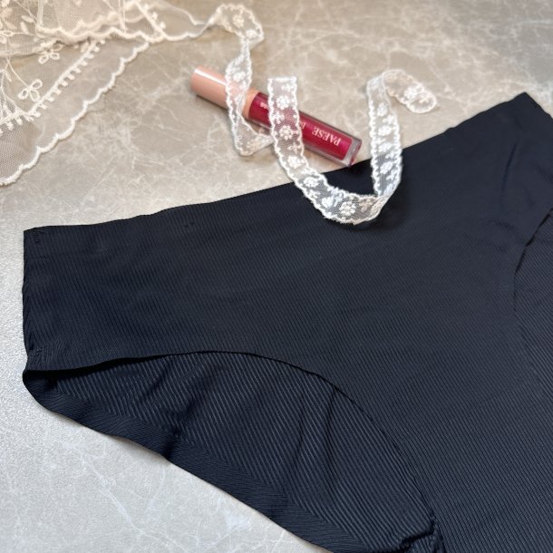 Trusse Seamless Moderne cut