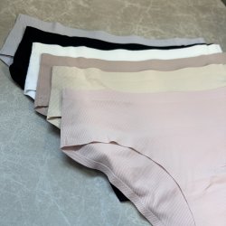 Trusse Seamless Moderne cut