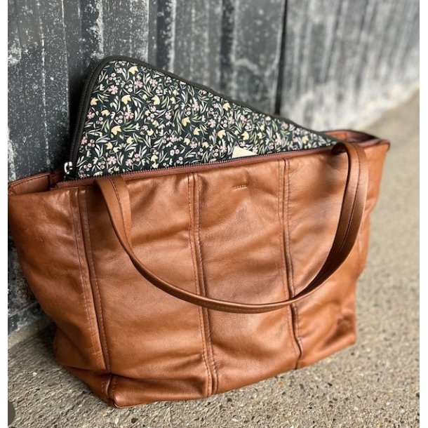 Cassie Shopper skind