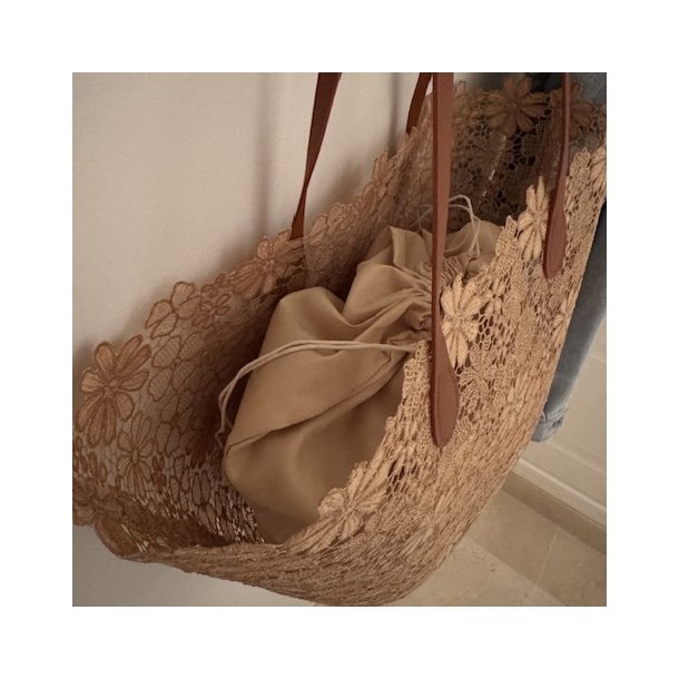 Shopper med blomstermotiver med rem