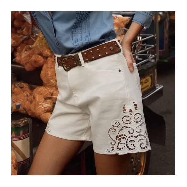 Livie Shorts med broderi detalje 