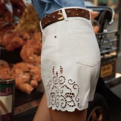 Livie Shorts med broderi detalje 