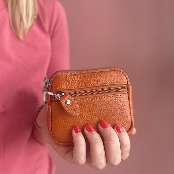 Pung m. 2 rum og nglering skind 