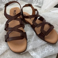 Sandal Sara brun skind str. 36-41