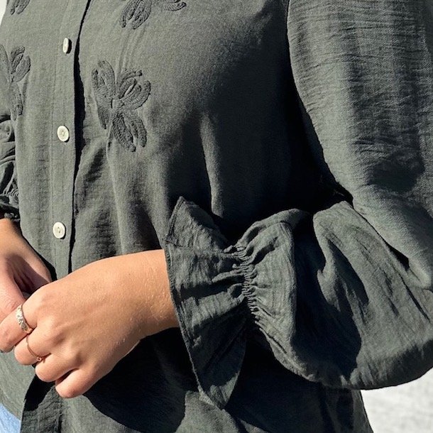 Skjorte bluse debbie med broderi viskose miks str. S-L