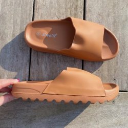bade sandal Camel str. 36-41