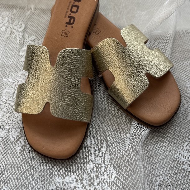 Sandal chic guld skind str 36-41