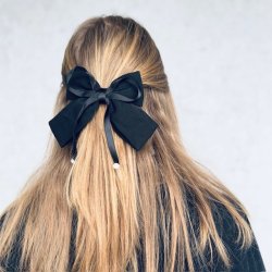 Hrspnde sort sljfe med perler