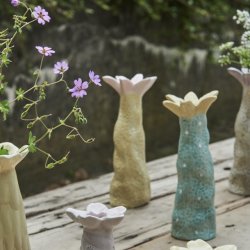 Vase blomst H 17 cm keramik