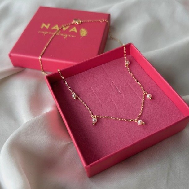 Momi halskde anker - forgyldt slv eller slv