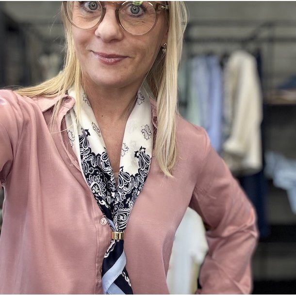 T�rkl�de med ring 