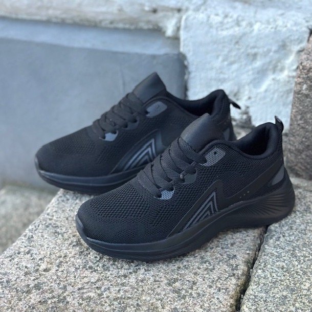 Sneakers ACTIVE Black/black str. 40-45