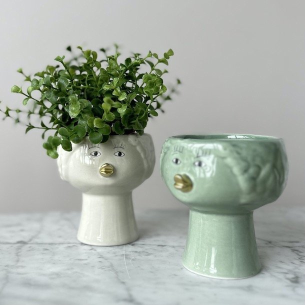 Skjuler ansigt keramik