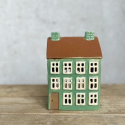 Hus til fyrfadslys grn kreramik