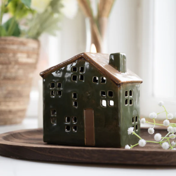 Hus til fyrfadslys grn keramik