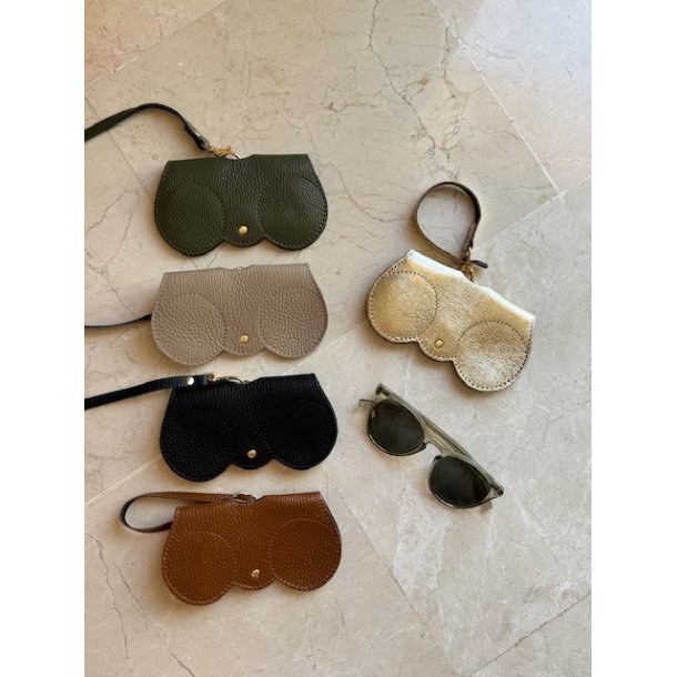 Solbrille Case skind