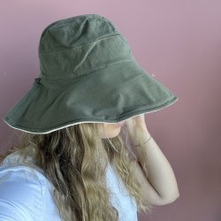 Solhat med bjelig kant