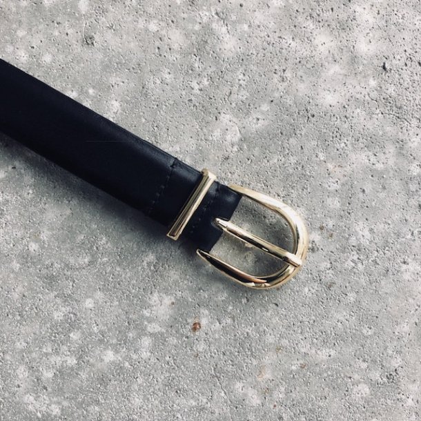 Gry blte i sort med guld spnde lder