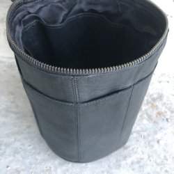 Strikketaske /toilettaske Saturn lder sort