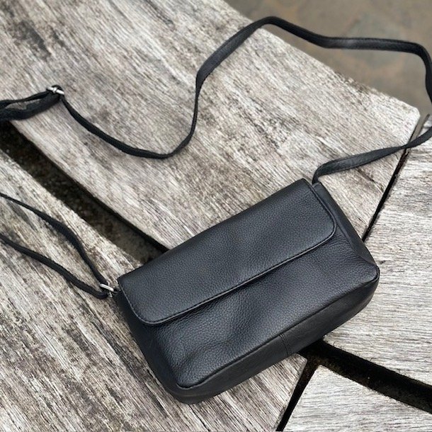 Taske nr 36 med klap skind