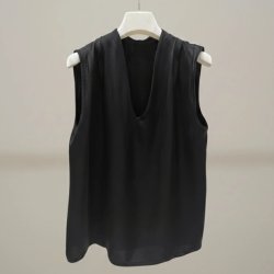Satinbluse Asta med v-udsk�ring 100% viskose str S-L