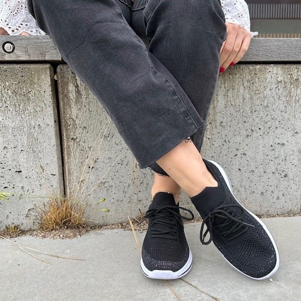 Sneakers I stof snrebnd sort/slv str. 36-41