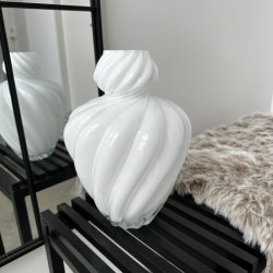 Vase H 30cm hvid Glas - m. sknheds fejl