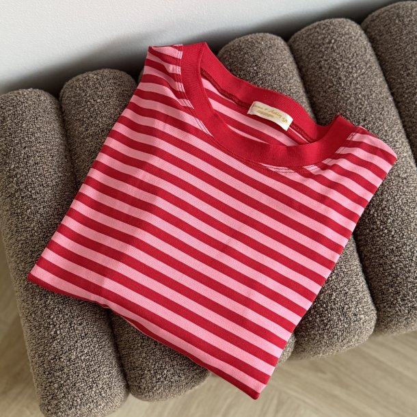 Lang�rmet bluse med striber 