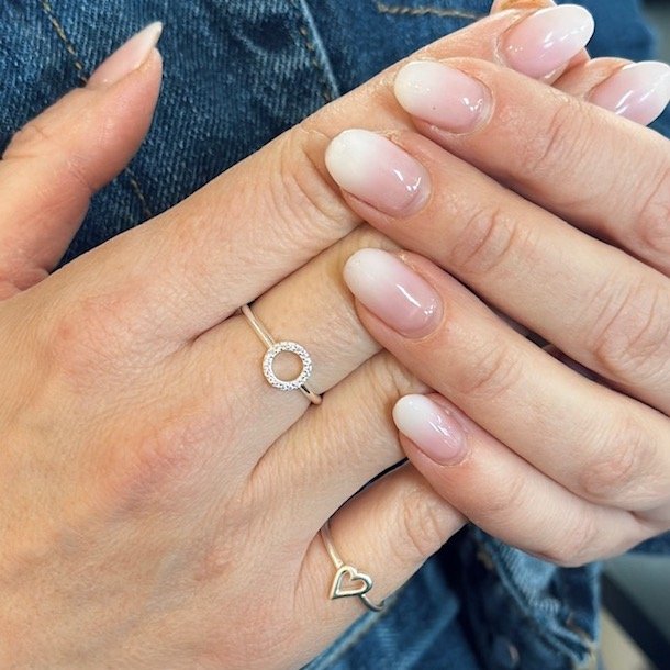 Fingerring cirkel zirkonia s�lv