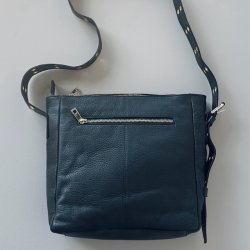 Payton Crossbody skind