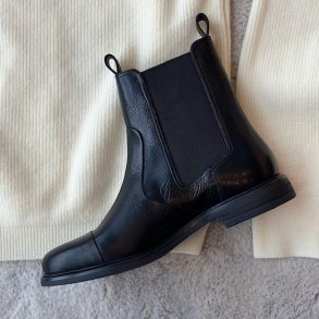 Stvle STEPHANIE CHELSEA sort skind str. 37-41