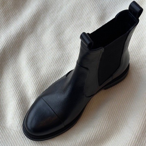 Stvle STEPHANIE CHELSEA sort skind str. 37-41