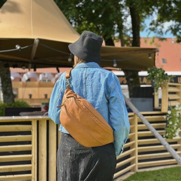 Mega bltetaske COW - skind classic cognac