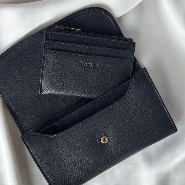 Ragna  damepung sort Common skind