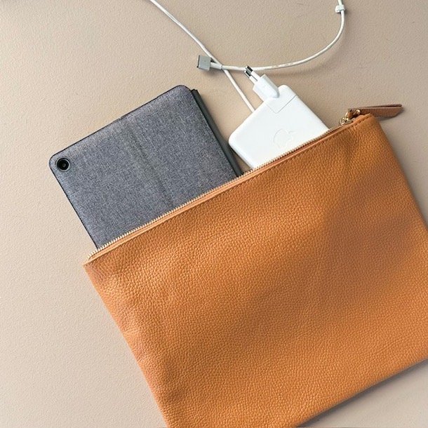 Stor clutch / sleeve skind