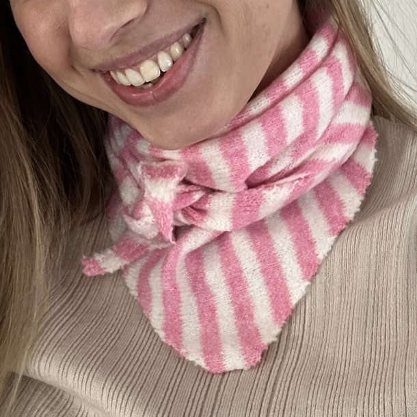 Trekantet t�rkl�de med striber 