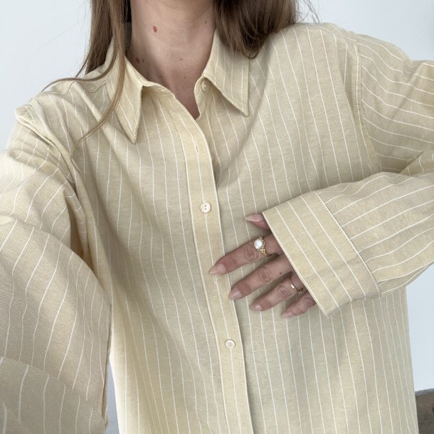 Skjorte Vera med striber i Banana Yellow 