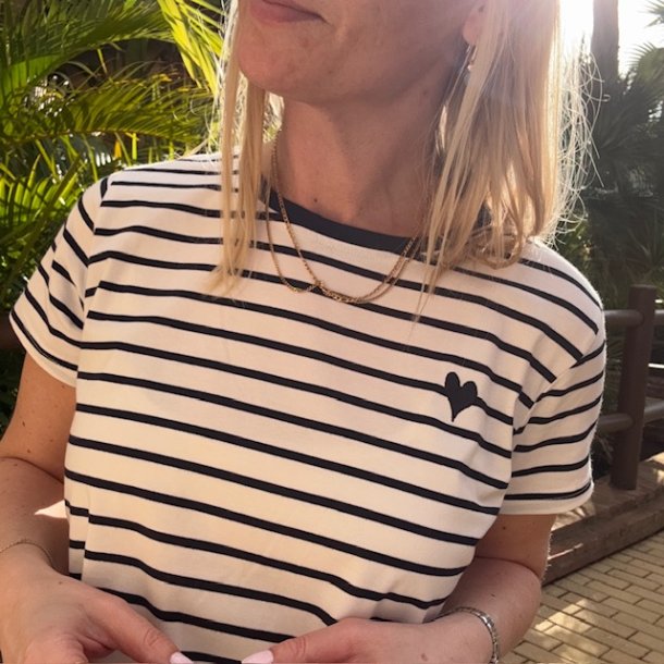 T-shirt med striber og hjerte 
