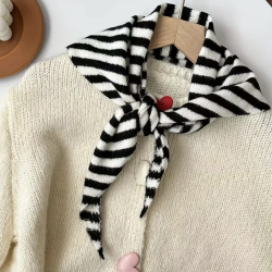 Trekantet t�rkl�de med striber 