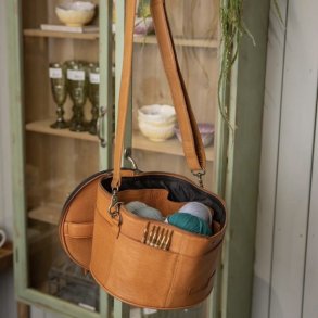 Enturn stor strikketaske skind